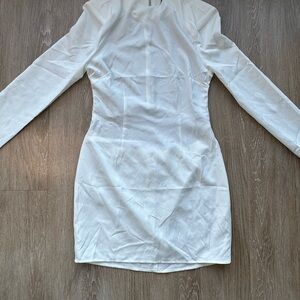 Elegant White Long Sleeve Dress
